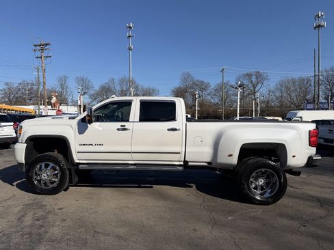 Used 2018 GMC Sierra 3500 Denali w/ Duramax Plus Package image 5