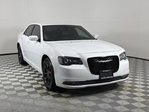 Used 2019 Chrysler 300 S AWD/4WD image 3