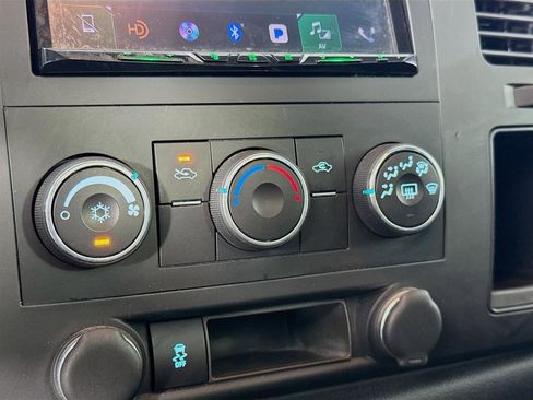 Used 2014 GMC Sierra 2500 SLE w/ Snow Plow Prep Package image 14