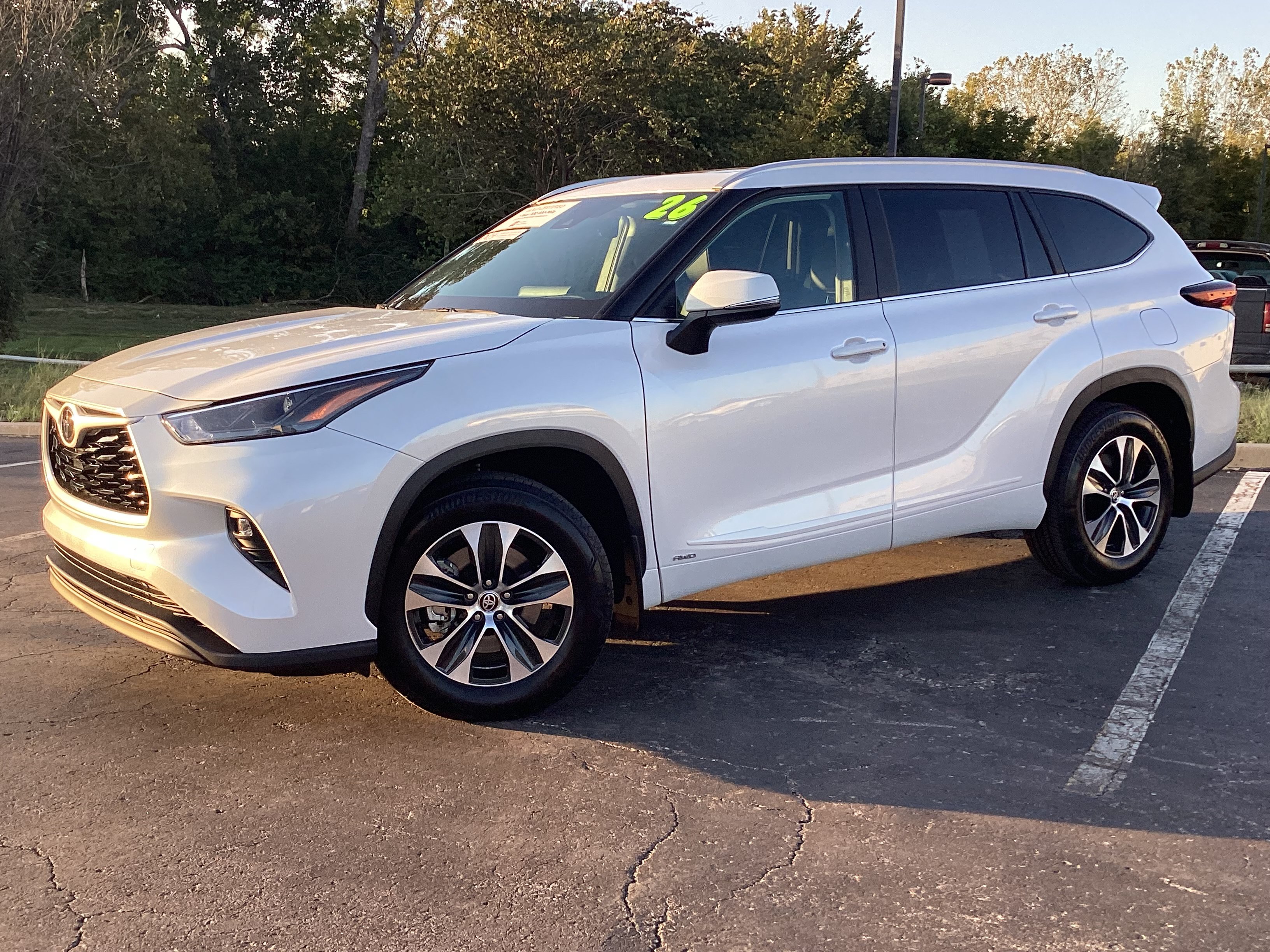 Certified 2026 Toyota Highlander XLE AWD/4WD image 18