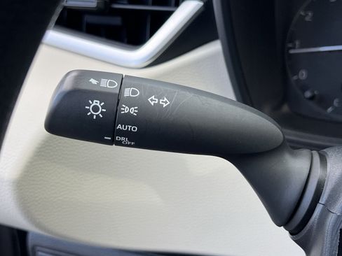Used 2024 Toyota Corolla LE FWD image 35