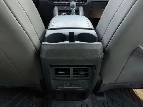 Used 2024 Chevrolet Colorado ZR2 w/ Technology Package AWD/4WD image 28