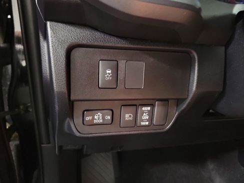 Used 2020 Toyota Tacoma TRD Off-Road AWD/4WD image 20