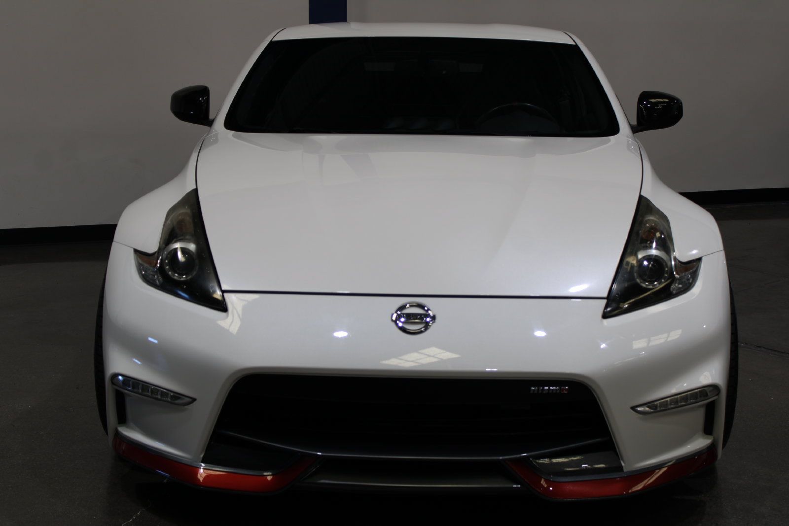 Used 2019 Nissan 370Z NISMO RWD image 4