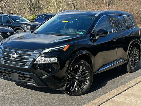 Certified 2025 Nissan Rogue Platinum w/ Platinum Premium Package image 1