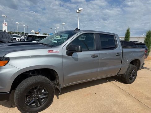 Used 2024 Chevrolet Silverado 1500 Custom Trail Boss AWD/4WD image 3