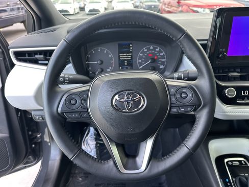 Used 2025 Toyota Corolla SE image 18