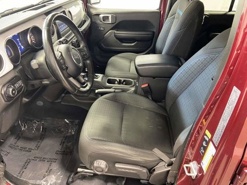 Used 2021 Jeep Wrangler Unlimited Islander image 12