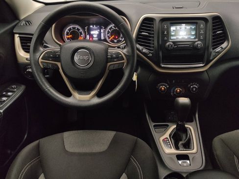 Used 2015 Jeep Cherokee Sport FWD image 22