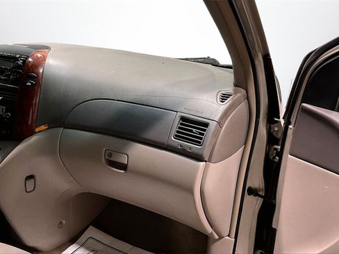 Used 2004 Toyota Sienna XLE image 23