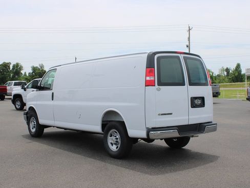 New 2026 Chevrolet Express 3500 Extended w/ Driver Convenience Package RWD image 7