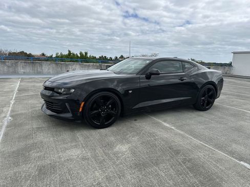 Used 2018 Chevrolet Camaro LT RWD image 35