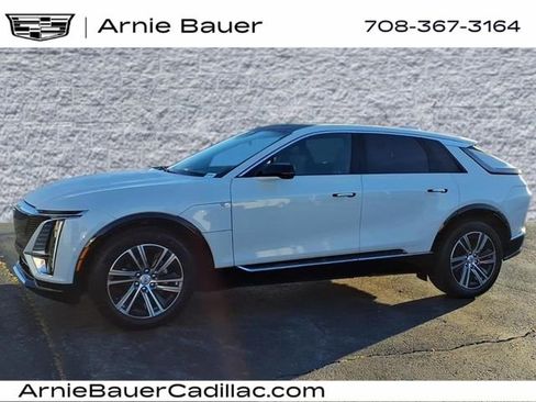 Certified 2024 Cadillac Lyriq Luxury image 10