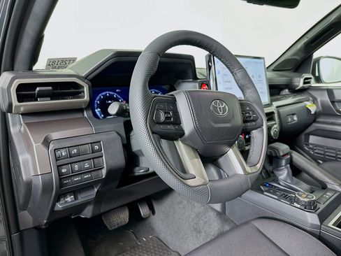 New 2025 Toyota Tacoma TRD Off-Road AWD/4WD image 9