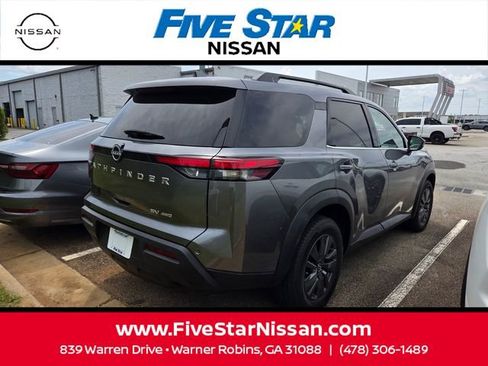 Used 2024 Nissan Pathfinder SV AWD/4WD image 12
