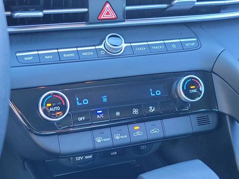 Certified 2024 Hyundai Elantra SEL image 25