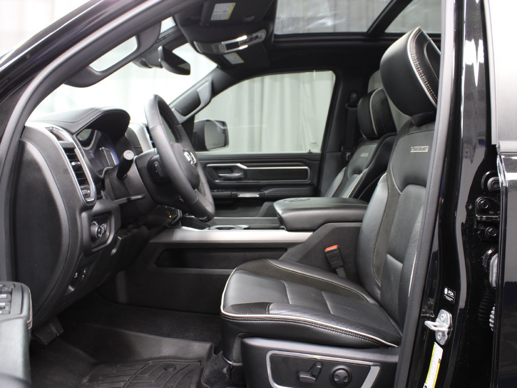 Used 2025 RAM 1500 Laramie w/ Night Edition AWD/4WD image 15