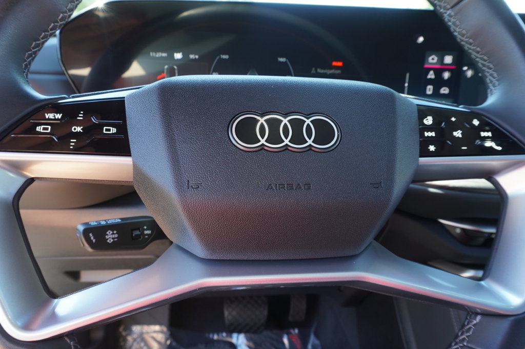 Used 2025 Audi Q5 Premium w/ Convenience Package AWD/4WD image 21