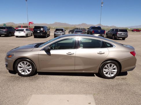 Used 2022 Chevrolet Malibu LT FWD image 5