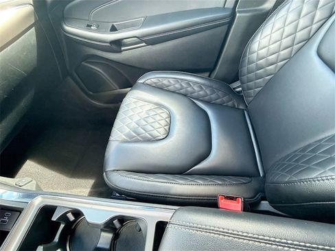 Used 2024 Ford Edge Titanium image 23