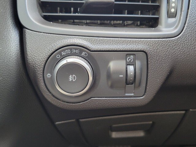 Used 2020 Buick Envision Essence FWD image 18