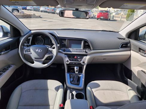 Used 2017 Hyundai Elantra SE FWD image 10