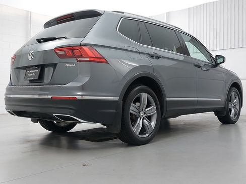 Used 2020 Volkswagen Tiguan SEL w/ 3rd Row Seat Package AWD/4WD image 7