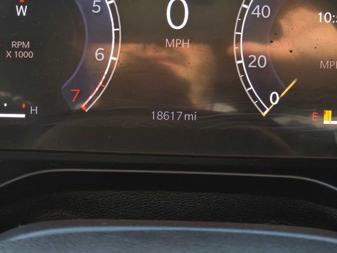 Used 2024 Jeep Grand Cherokee Altitude RWD image 26