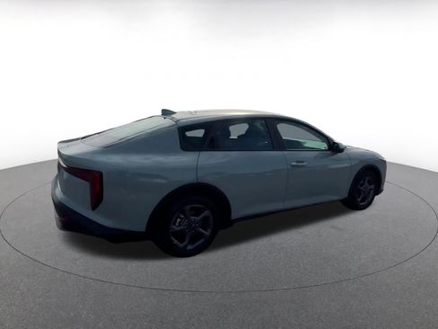 Used 2025 Kia K4 LXS image 15