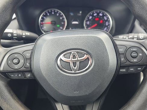 Used 2021 Toyota RAV4 XLE image 22