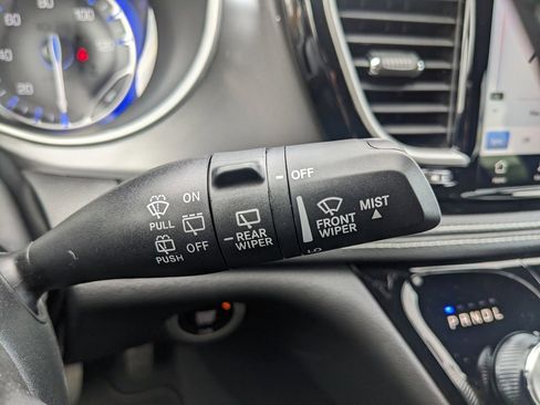 New 2026 Chrysler Pacifica Select image 52