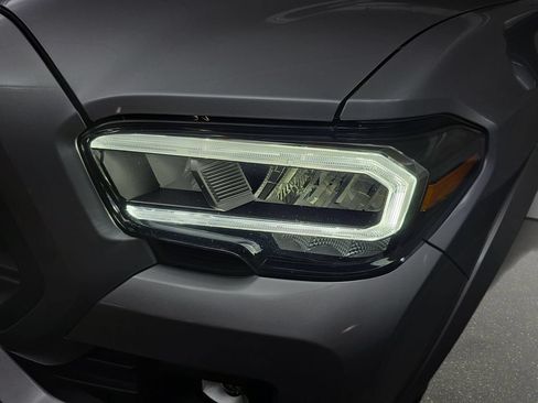 Used 2020 Toyota Tacoma 2WD Double Cab image 31