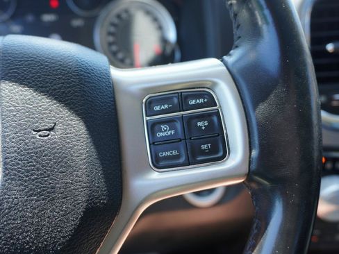 Used 2018 RAM 1500 Laramie w/ Convenience Group AWD/4WD image 13