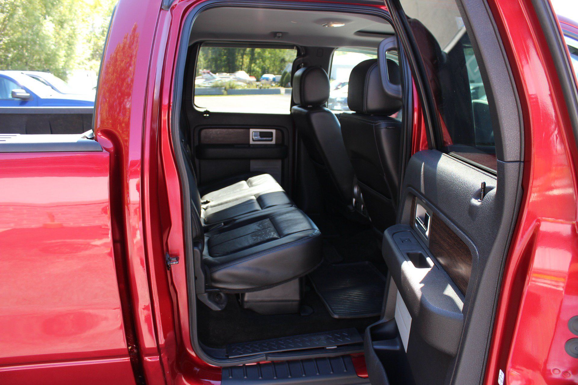 Used 2014 Ford F150 Lariat w/ Equipment Group 502A Luxury AWD/4WD image 37