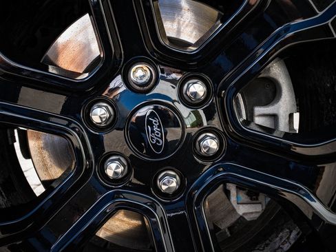 Used 2023 Ford F150 Lariat w/ Equipment Group 502A High image 8