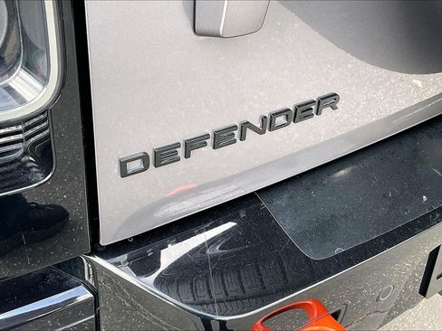Used 2023 Land Rover Defender 130 X AWD/4WD image 31