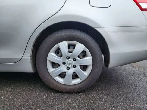 Used 2010 Toyota Camry image 21