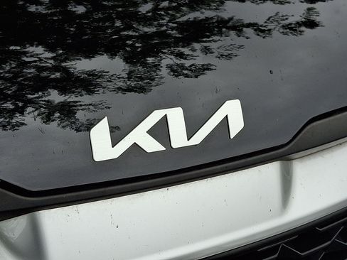 Used 2024 Kia Sportage LX AWD/4WD image 8