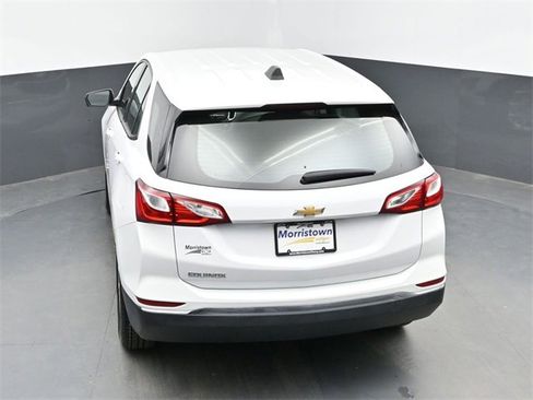 Used 2018 Chevrolet Equinox LS image 36