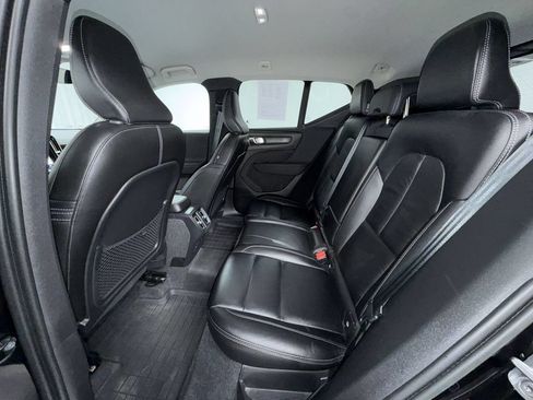 Used 2023 Volvo XC40 B5 Core w/ Convenience Package AWD/4WD image 13