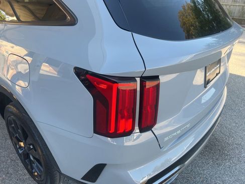 Certified 2023 Kia Sorento SX image 36