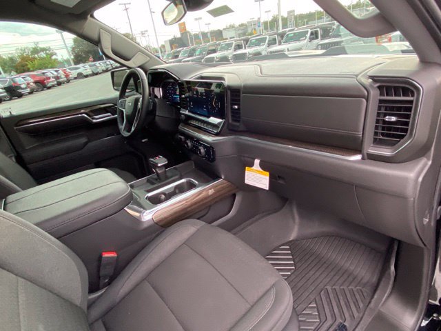 Used 2026 Chevrolet Silverado 1500 LT Trail Boss w/ Safety Package AWD/4WD image 22