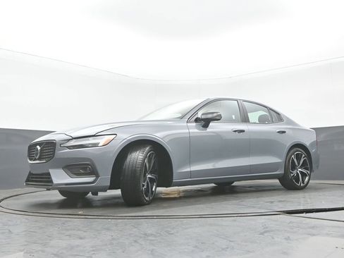 Used 2024 Volvo S60 B5 Core AWD/4WD image 30
