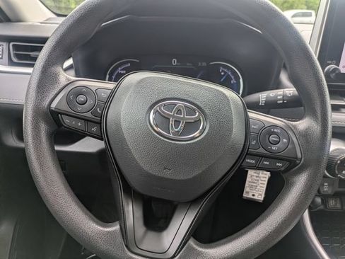 Used 2024 Toyota RAV4 LE AWD/4WD image 19