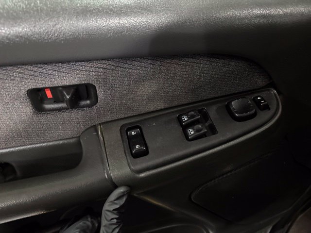 Used 2003 GMC Sierra 2500 SLE w/ Snow Plow Prep Package AWD/4WD image 31
