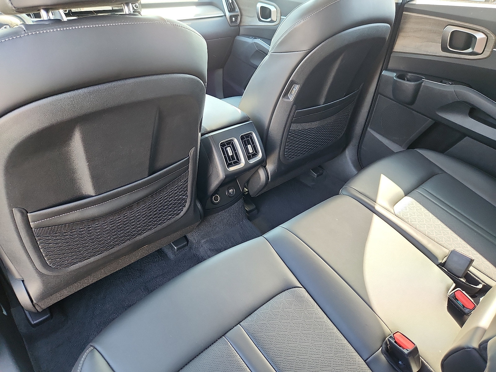 Used 2023 Kia Sorento S w/ Panoramic Sunroof Package AWD/4WD image 12