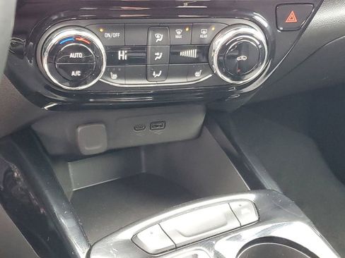 Used 2024 Chevrolet Trax LT w/ Driver Confidence Package image 17