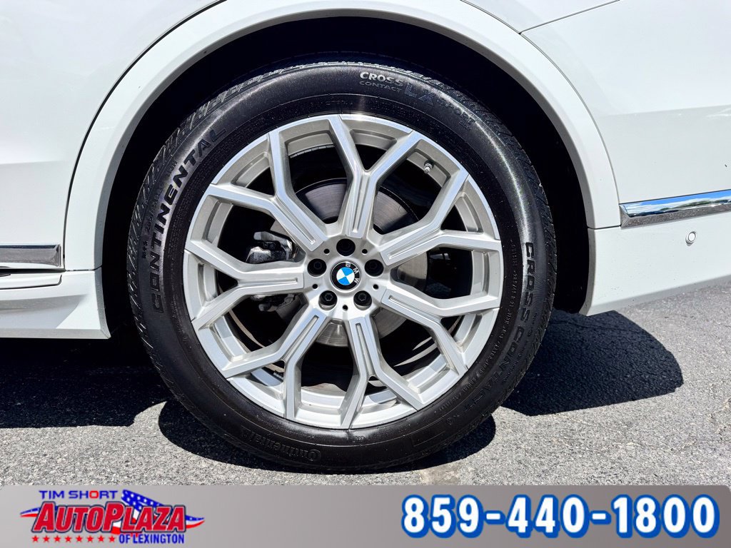 Used 2025 BMW X7 xDrive40i AWD/4WD image 19