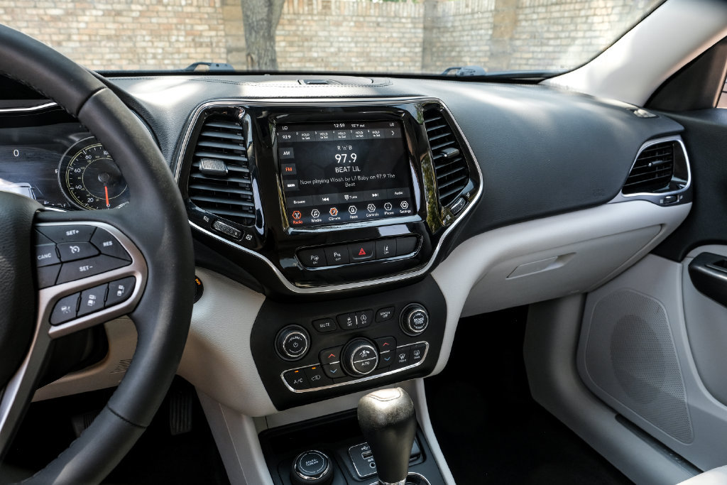 Used 2021 Jeep Cherokee Limited AWD/4WD image 37