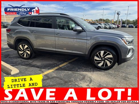 Used 2024 Volkswagen Atlas SE image 10